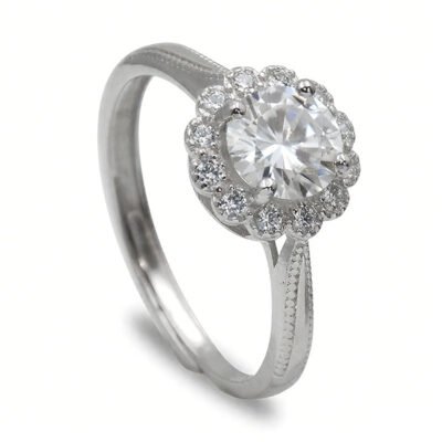 Urisma Lune Étoilée Ring - Side Profile Showing Band Detail
